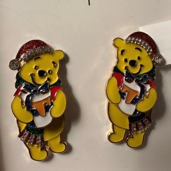 Disney BAUBLEBAR Winnie the Pooh Jewelry Christmas Holiday Earrings NIB - Picture 1 of 3